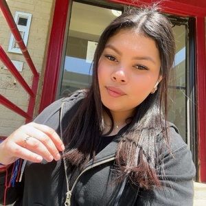 Meet your Posher, Madelyn